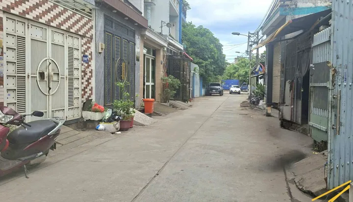 Nhà 4 tầng 72m2, đường xe tải tại Bình Tân, hơn 6ty