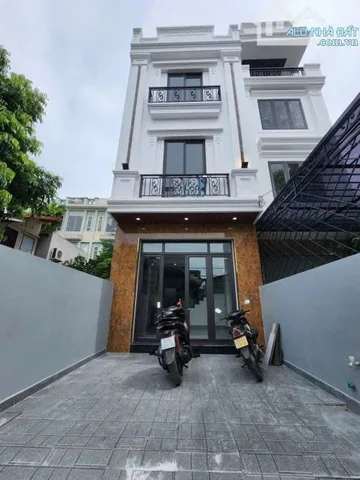 Chính chủ gửi bán  NHÀ PHỐ PHỦ THƯỢNG – SÂN CỔNG RIÊNG, NGÕ THÔNG THOÁNG
