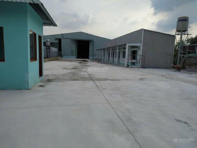 Cho thuê kho xưởng 1400m2. Giá 80 triệu/ tháng. Tại Định Hòa, Thủ Dầu Một, Bình Dương