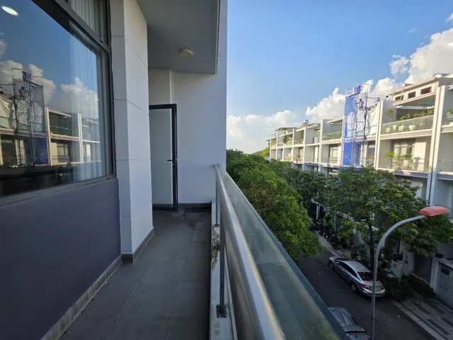 NHÀ PHỐ CAO CẤP KĐT VẠN PHÚC – DÒNG TIỀN 55 TRIỆU/THÁNG
