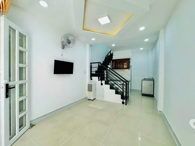 NGUYỄN THƯỢNG HIỀN 3 TẦNG, 2PN, HẺM 4M, CÁCH MẶT TIỀN 50M 3,95 TỶ