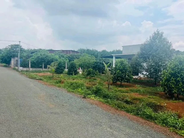 CẦN BÁN GẤP 2.220M2 ĐẤT 110TR, NGAY KCN GẦN CHỢ DÂN ĐÔNG, SÁT KHU CÔNG NGHIỆP