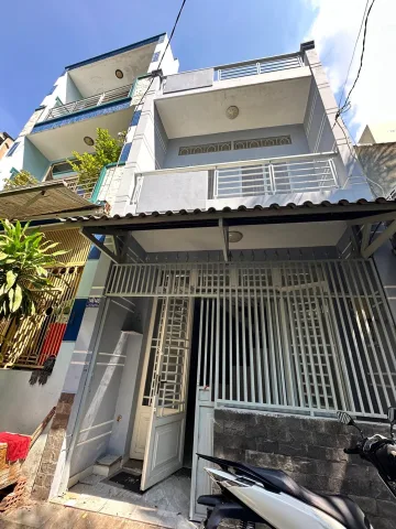 Bán nhà hxh Lê văn quới sát mặt tiền. 4x8 mét 2 phòng ngủ nhà còn cứng cáp chỉ 3x tỷ thương lượng
