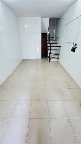 BÁN NHÀ 4 TẦNG MẶT TIỀN ĐƯỜNG XE HƠI ĐẬU QUẬN 4
