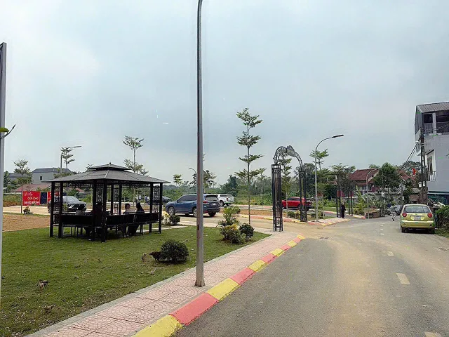 Bán Đất 300m2 có sẵn 300 m2 thổ cư giá 16.3 tỷ tại Xã Tiến Xuân Huyện Thạch Thất Hà Nội