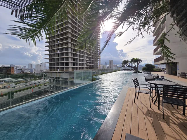 Duy nhất căn full view biển - 1 bước chân ra đến biển - Căn hộ Soleil Ánh Dương