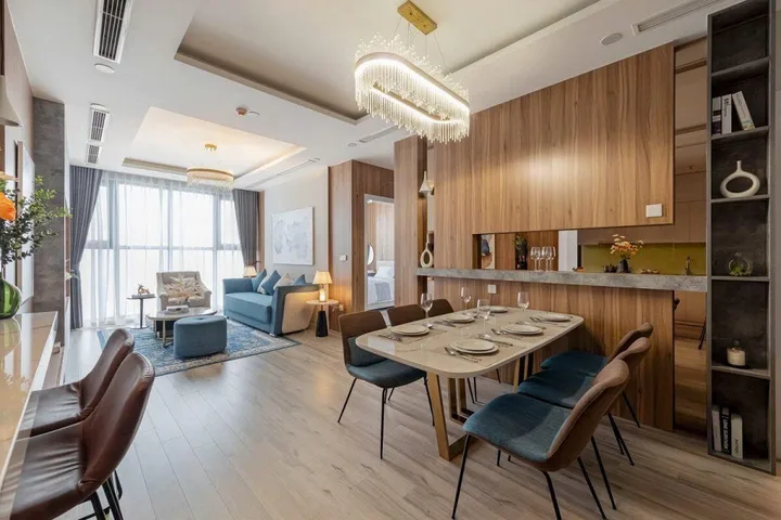 Căn hộ 2 phòng ngủ view quảng trường giá 5 tỷ 567 phương án thanh toán sớm
và 1 tỷ 850 cho thanh toán vay sở hữu ngay căn hộ trung tâm thành phố. đông đúc