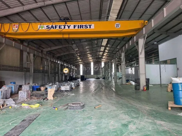 Cho thuê xưởng 2500m2.Có sẵn cẩu trục 10 tấn ,Vĩnh tân Tân Uyên,BìnhDlhhh