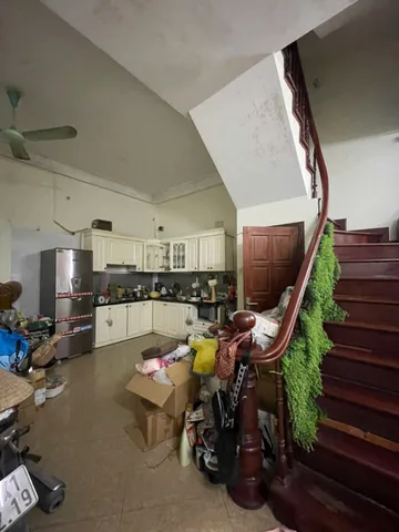 BÁN NHÀ ĐƯỜNG LÁNG. ĐỐNG ĐA 5 TẦNG  GẦN NGÃ TƯ SỞ. (40M² - 5T - MT 4.3M - 7 TỶ)