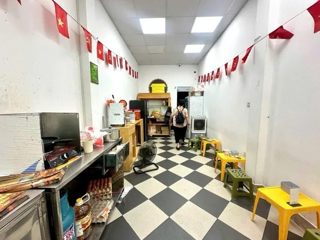 BÁN NHÀ MẶT PHỐ CẦU GIẤY – LÔ GÓC 2 MẶT THOÁNG – 6 TẦNG – KINH DOANH SẦM UẤT – 28,5 TỶ