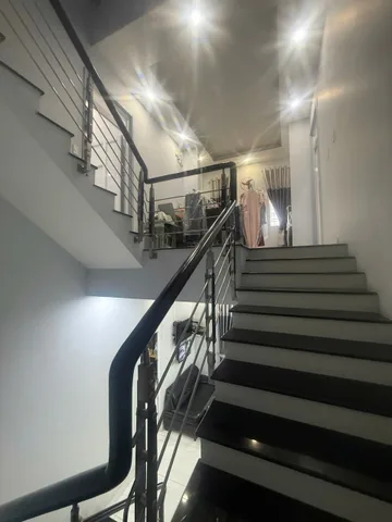Bán nhà 3 tầng diện tích 154m2, hẻm xe hơi 8m, đường Lã Xuân Oai, Quận 9, Tp Hồ Chí Minh