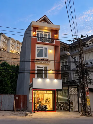 Cho thuê Mặt bằng kinh doanh mặt tiền đường lớn giá 15 triệu tại Đường Nguyễn Công Trứ Phường 8 Thành phố Đà Lạt Lâm Đồng