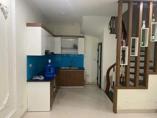 Cho thuê nhà nguyên căn Ngõ 181 Cầu Diễn,  Bắc Từ Liêm, 5 tầng , 3 ngủ 12tr/tháng