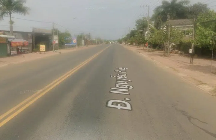 Bán Kho, nhà xưởng 4167.3m2 có sẵn 200 m2 thổ cư giá 55 tỷ tại Đường Nguyễn Huệ Phường Tân Xuân Thành phố Đồng Xoài Bình Phước