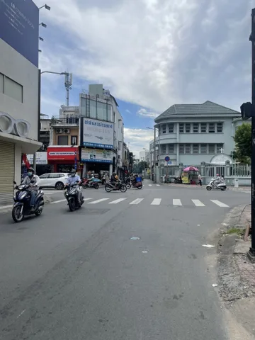 2 mặt tiền, đường QH 8m Huỳnh Văn Bánh, P.14, Phú Nhuận, 4.3x15.65m, 4 tầng, chỉ 13 tỷ