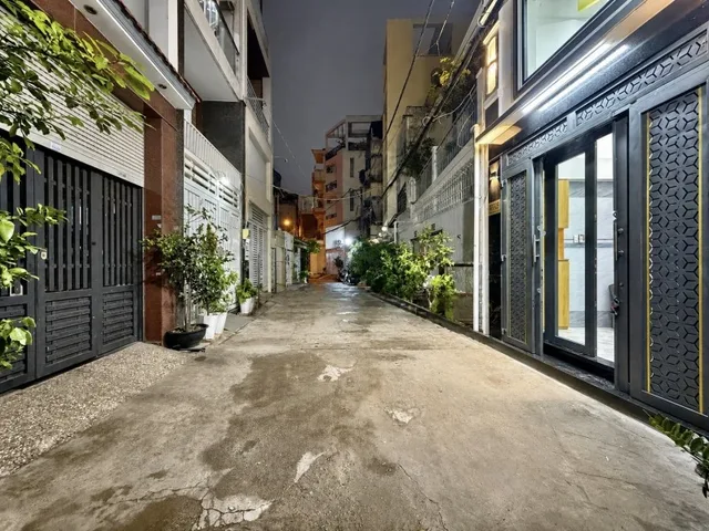 Thang máy, nội thất VIP Nguyễn Đình Chính, P.15, Phú Nhuận, 44m2, 5 tầng, chỉ 10.5 tỷ