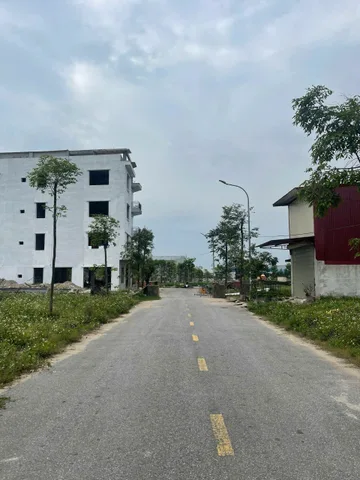 🌱Bán Cặp Vạn Xuân Liên, Yên Trung, Giáp KCN Yên Phong Mở Rộng Mt 10m Dt 180m2 Giá 5.35 Tỷ lh e Điệp 0395777369
