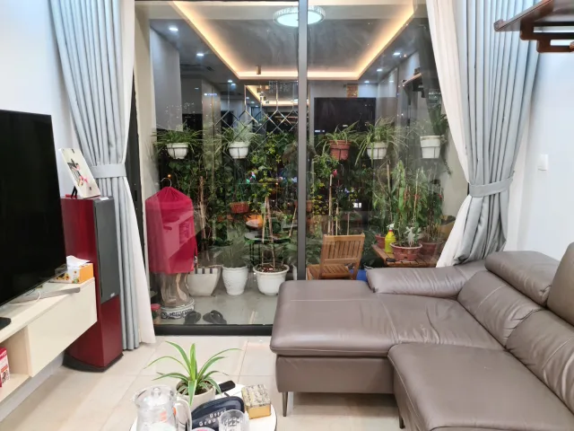 Tầng cao ngắm trọn thành phố - 2PN Vinhomes D’Capitale - full đồ đẹp