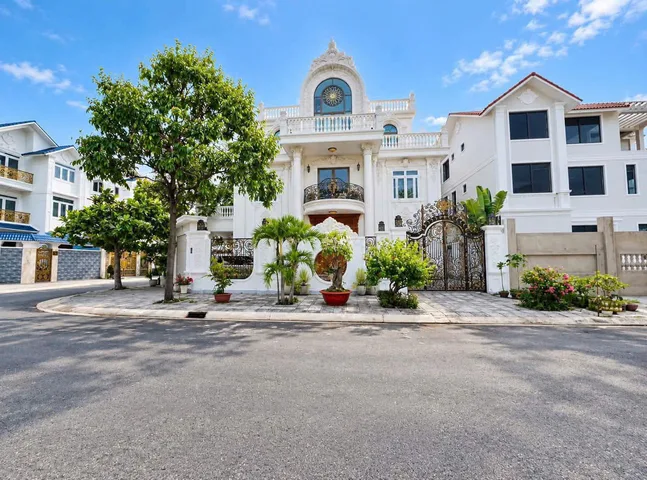 📌 BÁN BIỆT THỰ GÓC 2 MẶT TIỀN PHƯỚC SƠN, P.11 – 231M² FULL THỔ CƯ, GIÁ 19 TỶ