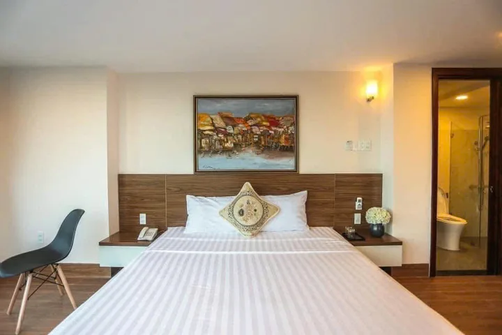 BÁN TOÀ KHÁCH SẠN 27 PHÒNG GÓC 2 MẶT TIỀN TRẦN PHÚ - TP. NHA TRANG- 13X16M (6 TẦNG + THANG MÁY).