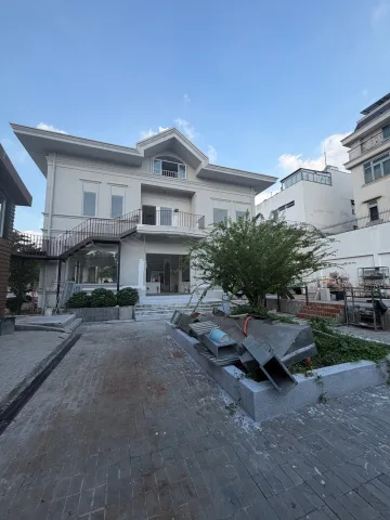 BIỆT THỰ SÂN VƯỜN MT LÊ QUÝ ĐÔN_BÌNH THỌ_THỦ ĐỨC_1700M2 FULL THỔ CƯ_NGANG 32M_TIỆN RA GA METRO