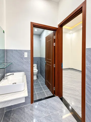 Bán gấp Nhà lầu mới xây, 3pn, 2wc, chỉ 1 tỷ 690
