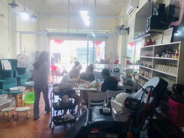 nhà bán mặt tiền đường trương đinh đang kinh doanh spa