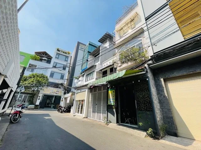 MẶT TIỀN KINH DOANH- 2 MẶT ĐƯỜNG XE HƠI TRƯỚC SAU THOÁNG MÁT-  KHU VIP GẦN UBND PHÚ NHUẬN