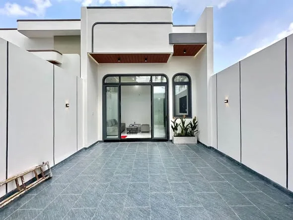 Nhà mới xây dựng hẻm xe hơi có sân đậu oto gần Quảng Trường đầy đủ nội thất cao cấp