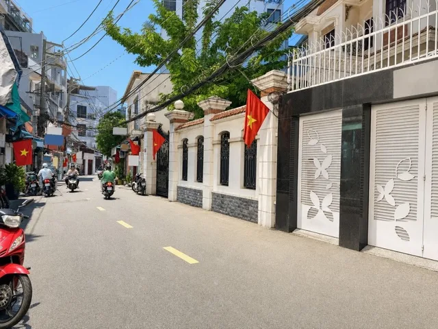 Hạ sâu nhà mặt tiền Nguyễn Thượng Hiền, P.5, Phú Nhuận, 4x19m, 3 tầng, chỉ 10.6 tỷ