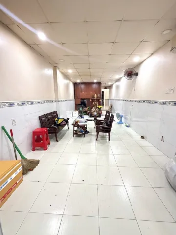 1 bước ra Mặt tiền, tương lai MT lớn, tiếp giáp Khu bàn cờ Tô Hiệu và Luỹ Bán Bích, gần trường học Đồng Khởi.