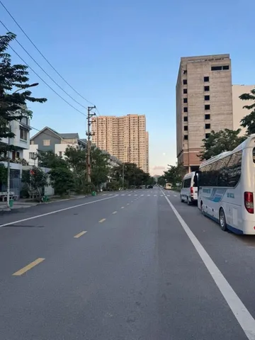 BÁN LÔ ĐẤT GÓC THOÁNG LIỀN KỀ ĐA GIÁC 4,HÙNG THẮNG,HẠ LONG,QUẢNG NINH