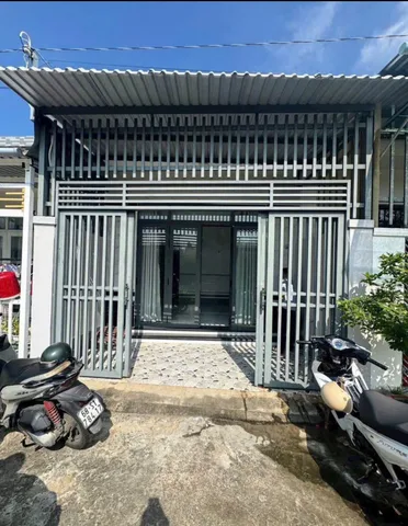 Hàng hiếm bán gấp căn nhà ở Thới Tam Thôn 17,Hóc Môn , 780triệu Sổ Riêng
