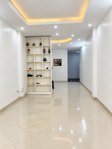 Cho thuê nhà 5 tầng THANG MÁY ngõ 89 LẠC LONG QUÂN, Cầu Giấy. 18 triệu/tháng. Ưu tiên: Hộ gia đình, Văn Phòng, KD Onl.