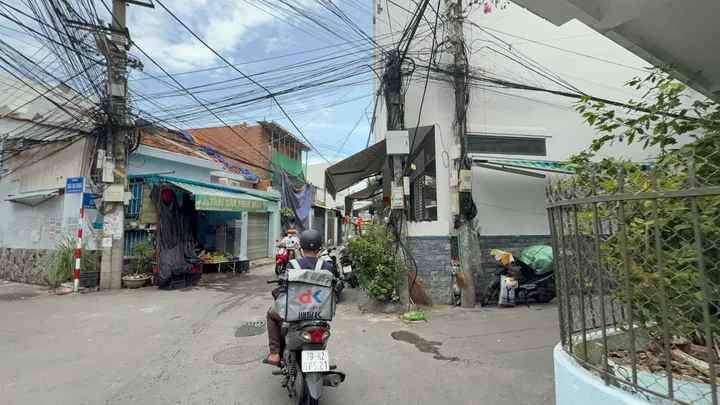 ĐẤT TRUNG TÂM NHA TRANG – 2 MẶT TIỀN TRƯỚC SAU, GẦN CHỢ LẠC LONG QUÂN | 3,4 TỶ
Khu Máy Nước Phường Phước Tân Thành phố Nha Trang Khánh Hòa