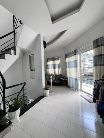 Căn góc, nở hậu Hoàng Hoa Thám, P.7, Bình Thạnh, 6.1x11m, 4 tầng, chỉ 11.6 tỷ