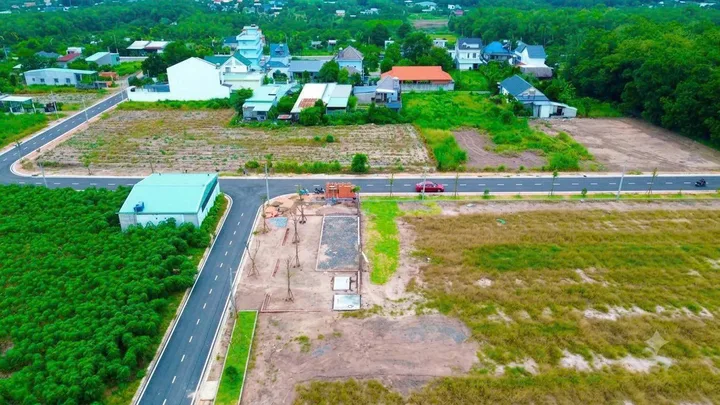 Cắt lỗ cần ra nhanh lô 500m2 ngay đường Lê Duẩn, Chơn Thành, 600tr lấy nhanh có bớt lộc, cách Becamex chỉ 300m, tiện ích đầy đủ