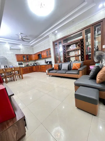 🚨 SỐC! NHÀ 3 TẦNG MẶT PHỐ SÀI ĐỒNG – CÓ GARA Ô TÔ, FULL NỘI THẤT, GIÁ CHỈ 12 TRIỆU/THÁNG! 🚨