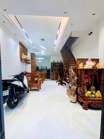 Nhà đẹp đường Hương Lộ 2 Bình Tân hẻm xe hơi nội thất gỗ giá tỵ giá 5.2 tỷ