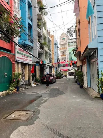 NGAY TRUNG TÂM QUẬN PHÚ NHUẬN - HẺM XE HƠI VÀO NHÀ THÔNG - HUỲNH VĂN BÁNH