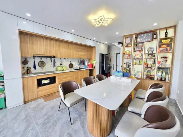🏡 CẦN BÁN GẤP NHÀ 5 TẦNG – TÁI ĐỊNH CƯ HỒ ĐÁ Giá chỉ 4,5 tỷ 
Lh 0979087664