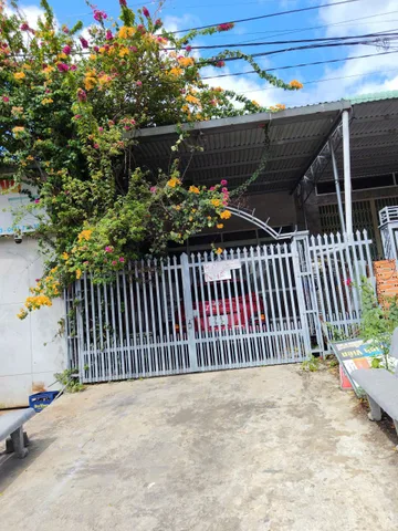 Bán Nhà riêng 150m2 có sẵn 100 m2 thổ cư giá 860 triệu tại Đường Nguyễn Thị Minh Khai Thị trấn Kông Chro Huyện Kông Chro Gia Lai