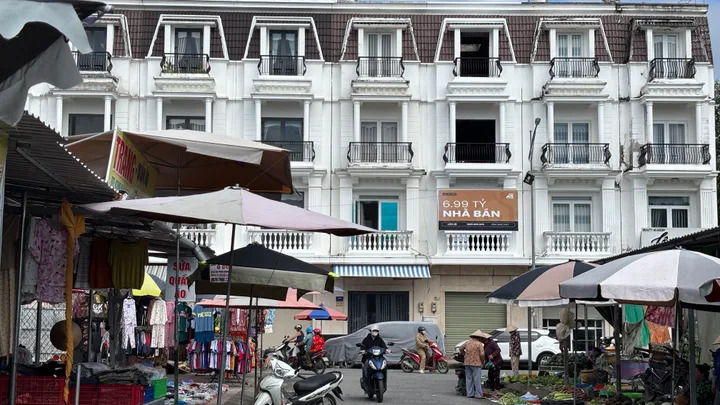 BÁN NHÀ PHỐ 1 TRỆT 3 LẦU NGÔ QUYỀN, ĐỐI DIỆN CHỢ CÁI VỒN, VỊ TRÍ VÀNG KINH DOANH