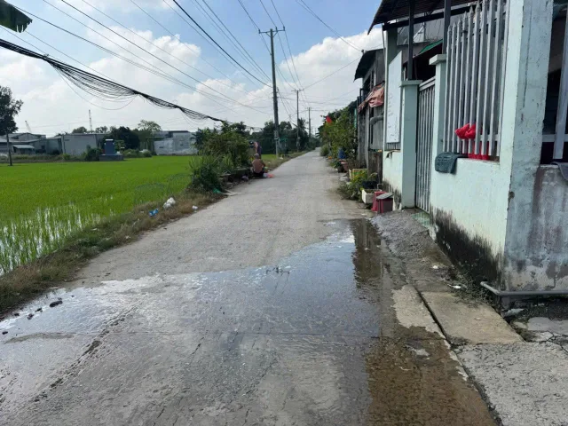 Bán Nhà riêng 185m2 có sẵn 185 m2 thổ cư giá 3.3 tỷ tại Đường Nguyễn Hữu trí Xã Tân Bửu Huyện Bến Lức Long An