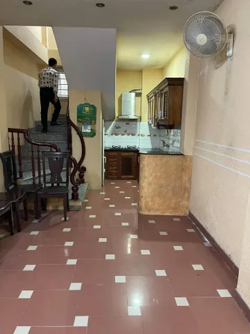 Cần cho thuê nhà riêng ngõ 1xx Thụy khuê, Tây Hồ 32m x 5T giá 10 triệu, 10M RA PHỐ