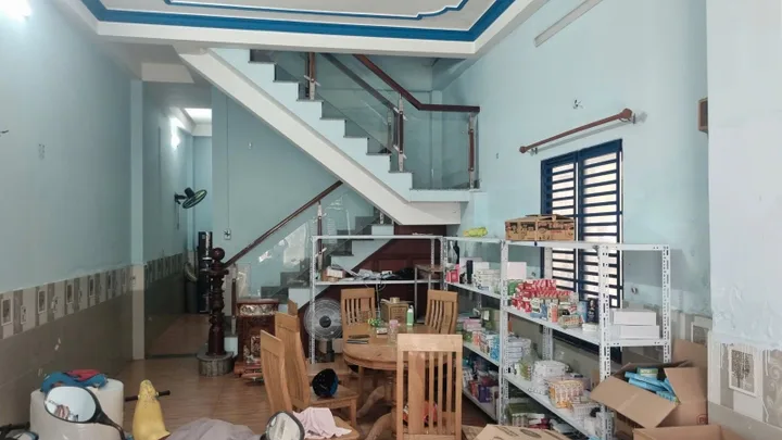 BÁN NHÀ ĐẸP VÀ 9 PHÒNG TRỌ 245M2 DOANH THU 15TR HẺM XE HƠI DĨ AN CHỈ 5,7 TỶ