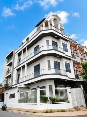Lê Văn Lương Quận 7, Bán nhà chính chủ giá rẻ, Pháp lý chuẩn 4 tầng 6.8x14m, Giá 8.2 tỷ