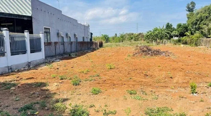 Bán Đất 200m2 có sẵn 100 m2 thổ cư giá 355 triệu tại - Chọn - Phường Minh Hưng Đồng Nai