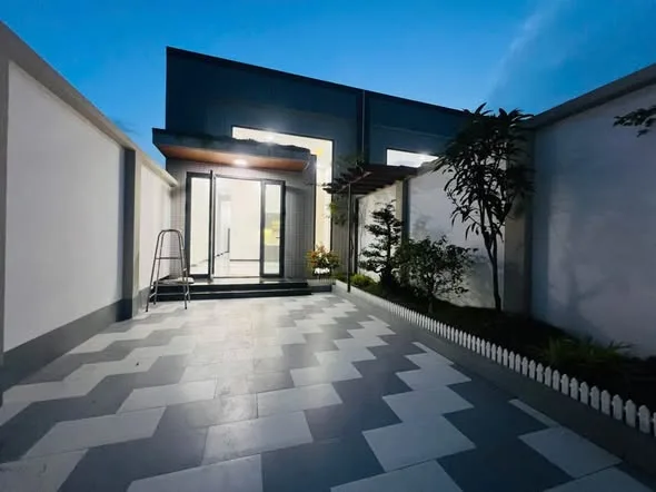 Nhà mới sân vườn có sân đậu oto Trung An
