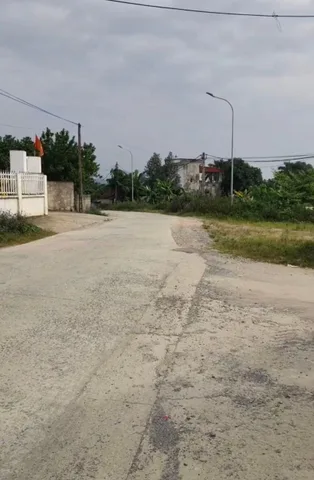 1681m (thực tế 1800m) có sẵn 200m thổ cư - đường liên xã - tại Xã Nhuận Trạch Huyện Lương Sơn